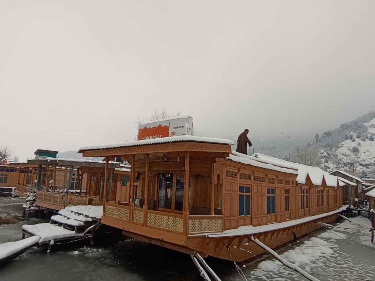 Houseboat New Suzan Hotel Srinagar  Ngoại thất bức ảnh