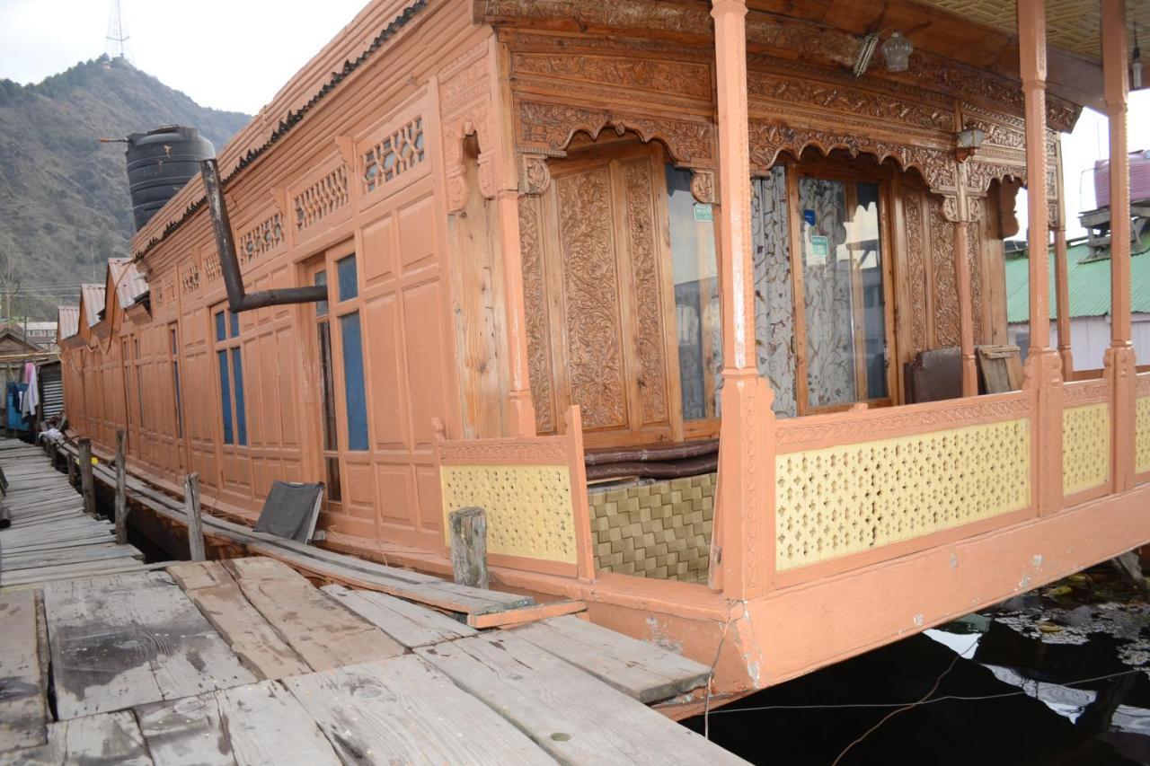 Houseboat New Suzan Hotel Srinagar  Ngoại thất bức ảnh